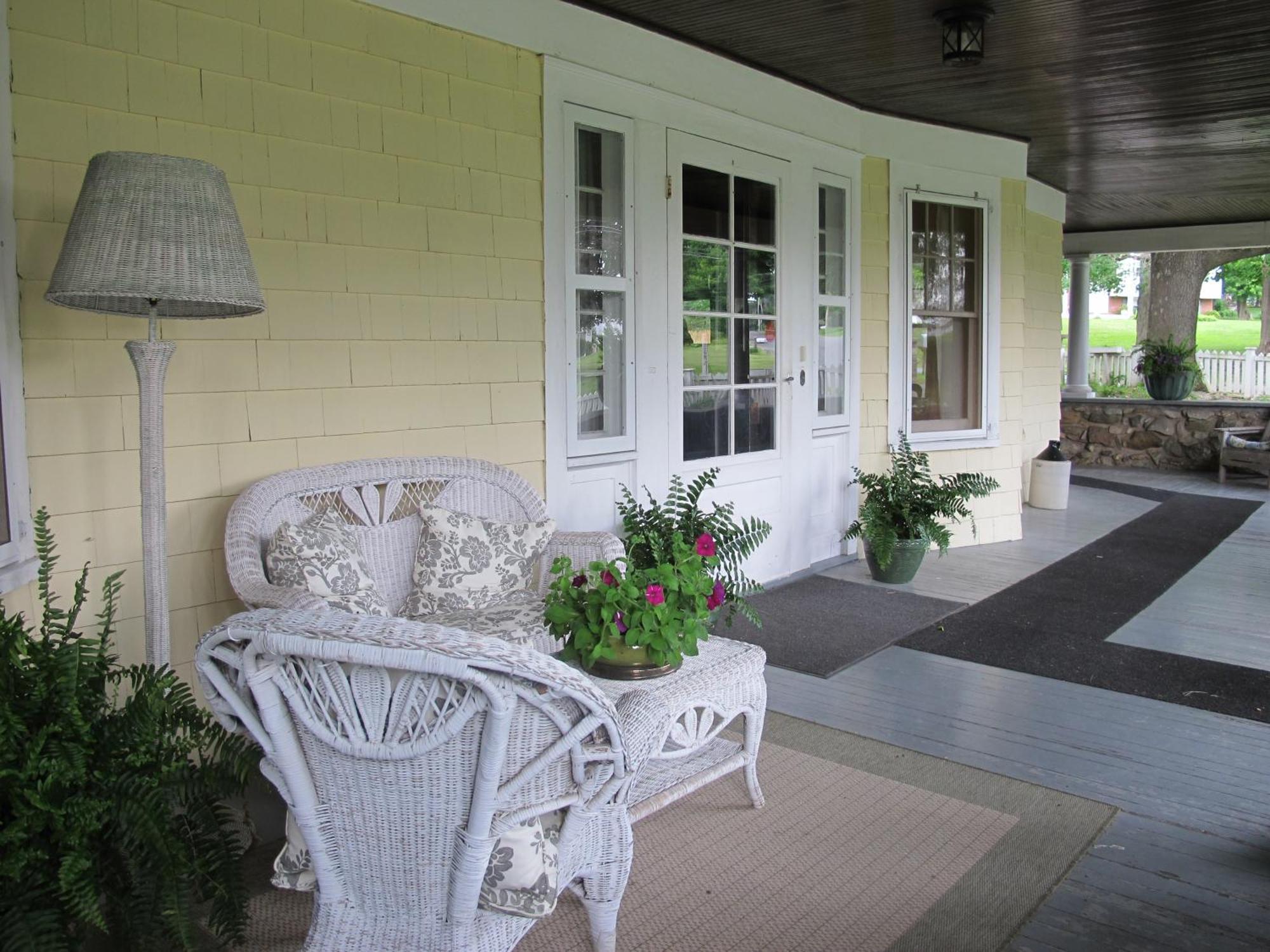 Hilltop House Bed & Breakfast Amenia Buitenkant foto