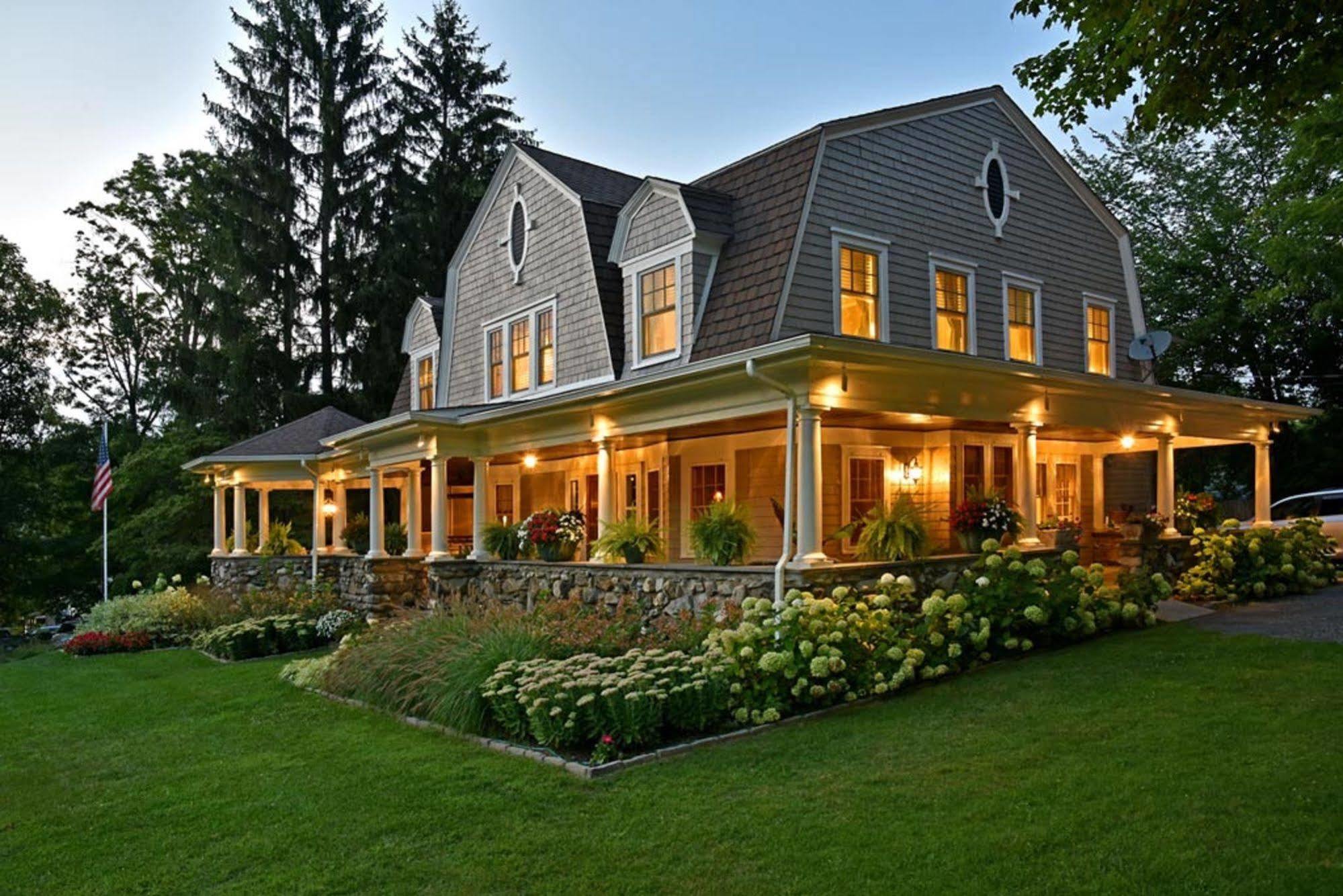 Hilltop House Bed & Breakfast Amenia Buitenkant foto