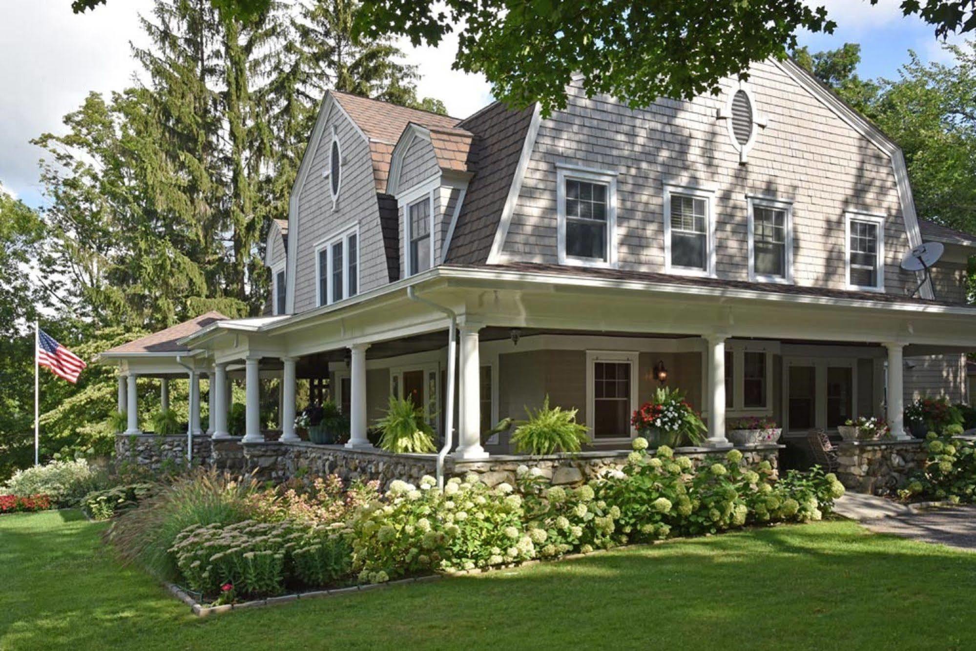 Hilltop House Bed & Breakfast Amenia Buitenkant foto