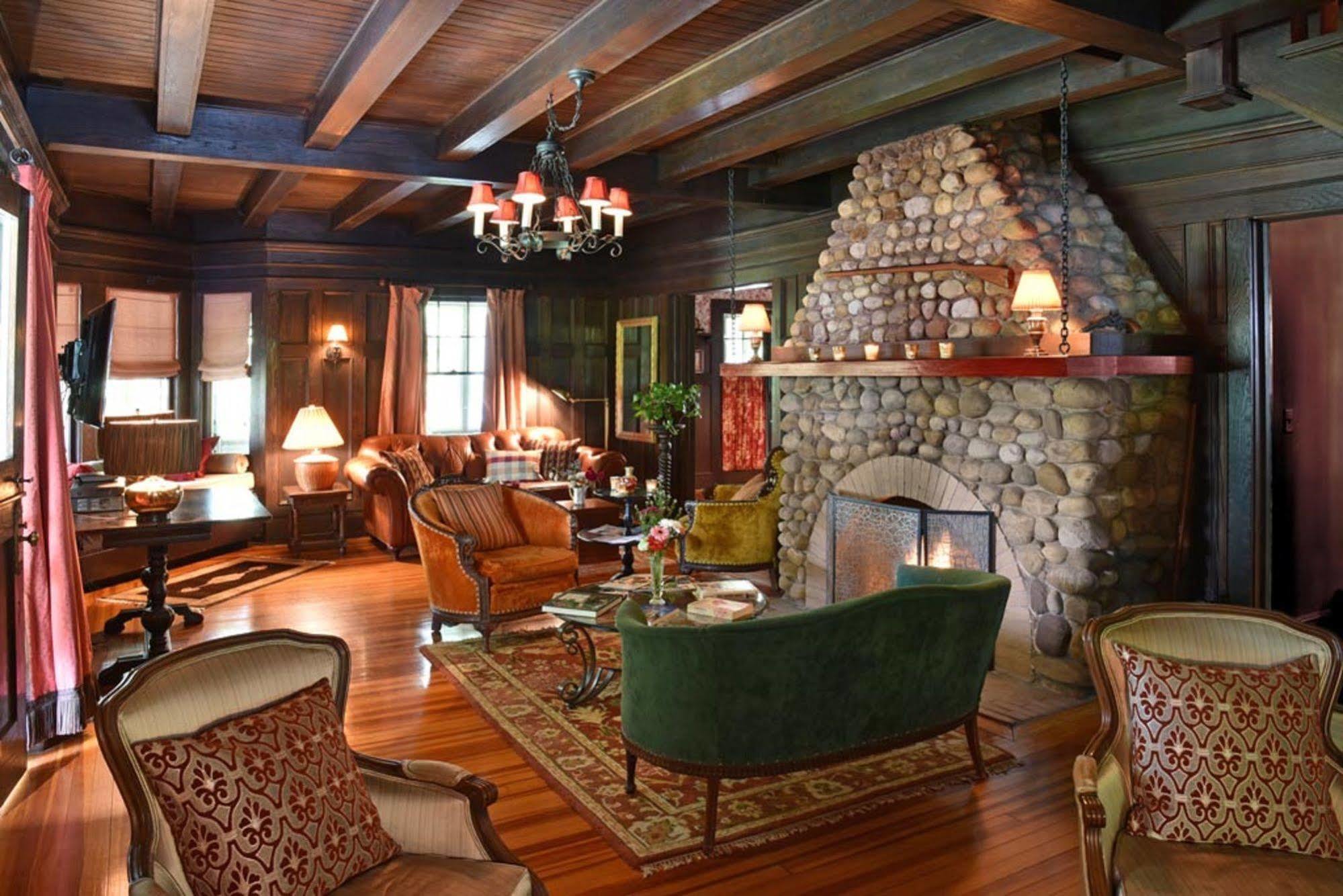Hilltop House Bed & Breakfast Amenia Buitenkant foto