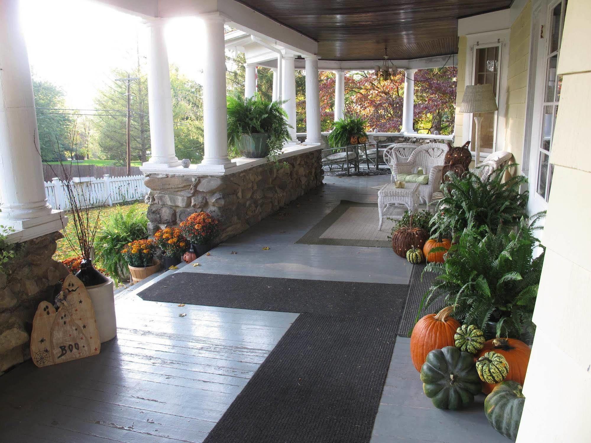 Hilltop House Bed & Breakfast Amenia Buitenkant foto