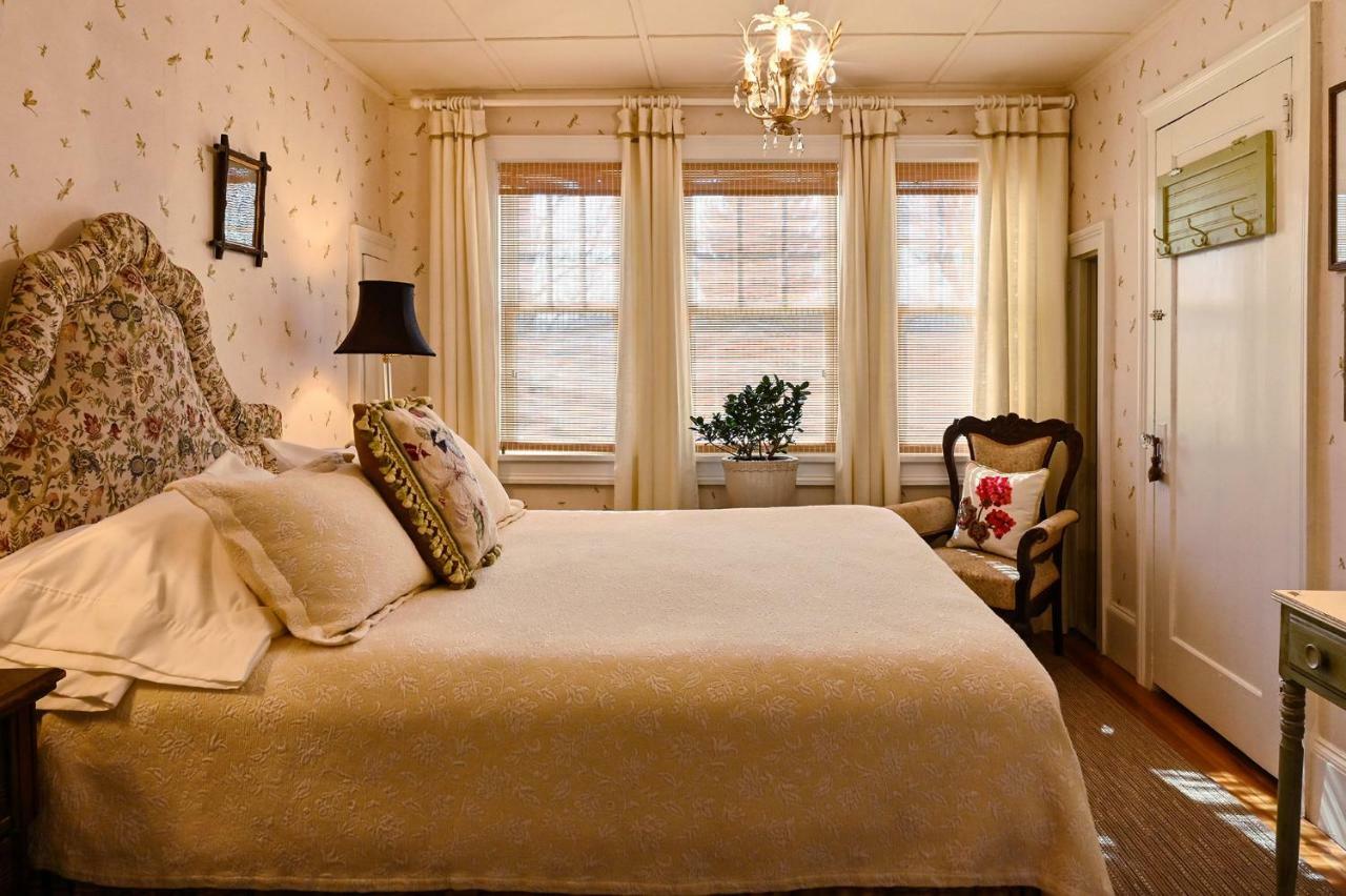 Hilltop House Bed & Breakfast Amenia Buitenkant foto