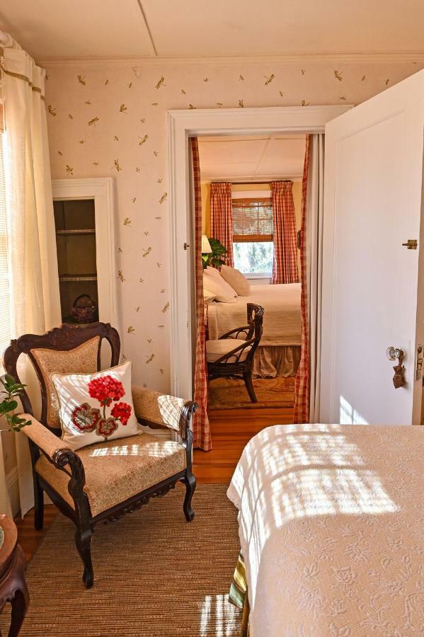 Hilltop House Bed & Breakfast Amenia Buitenkant foto