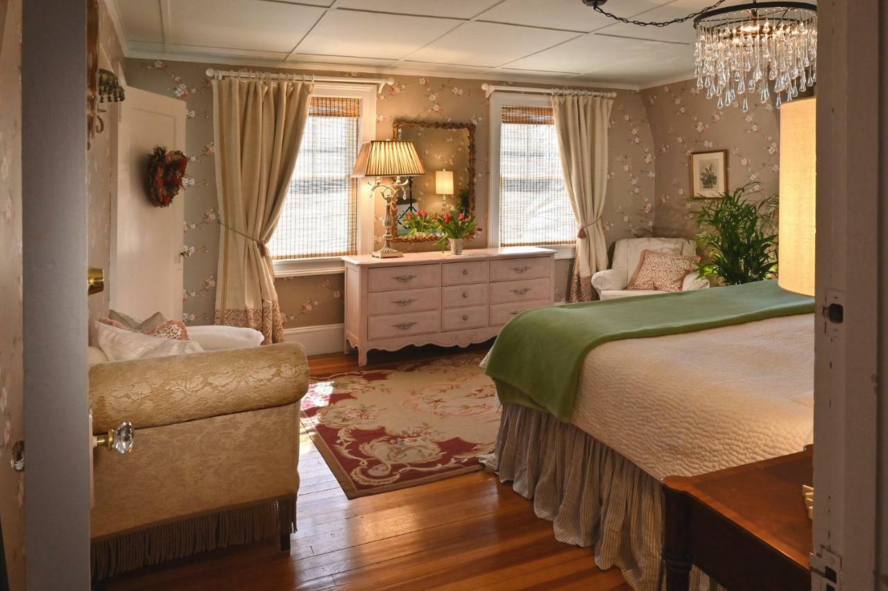 Hilltop House Bed & Breakfast Amenia Buitenkant foto