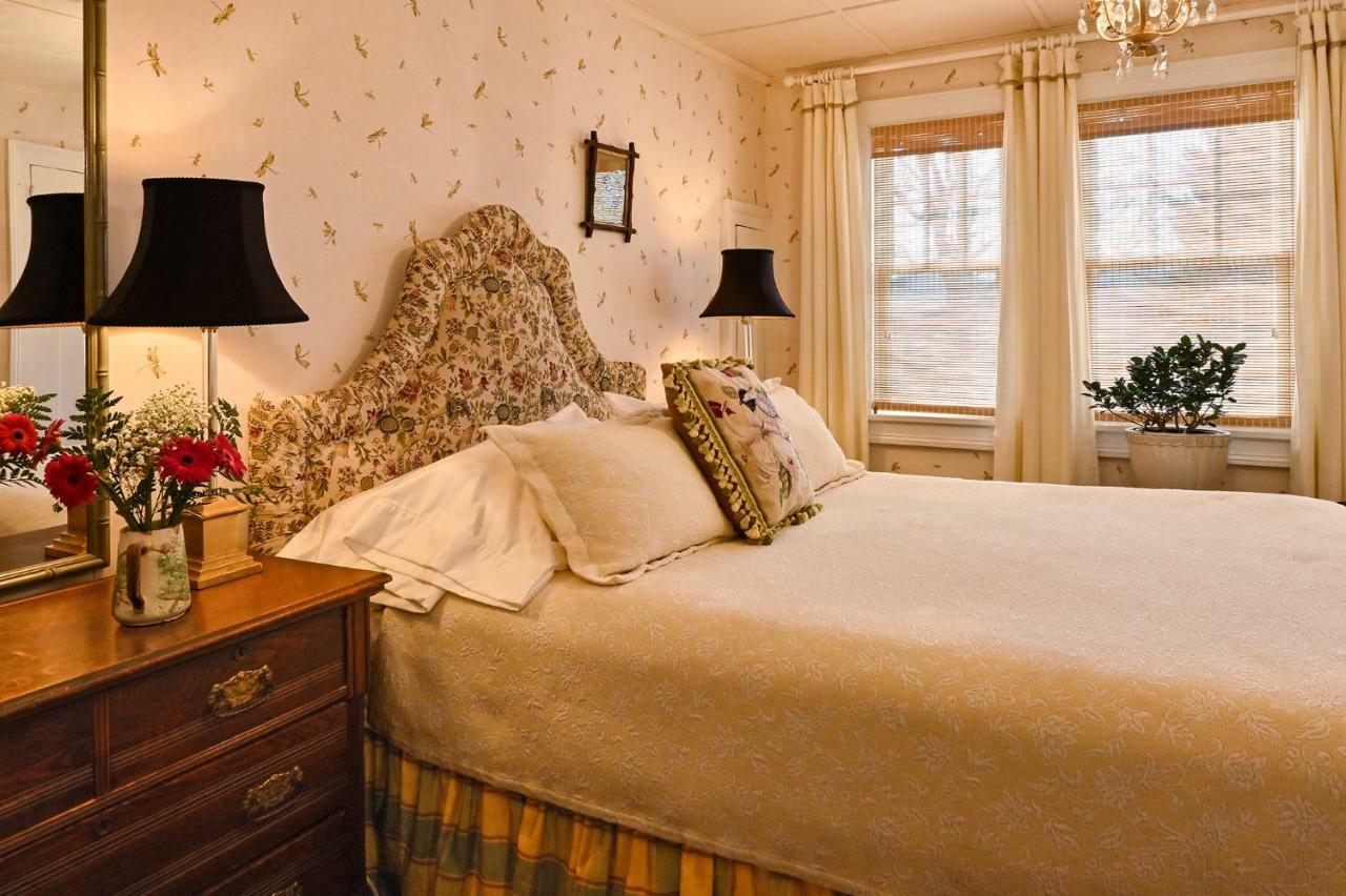 Hilltop House Bed & Breakfast Amenia Buitenkant foto