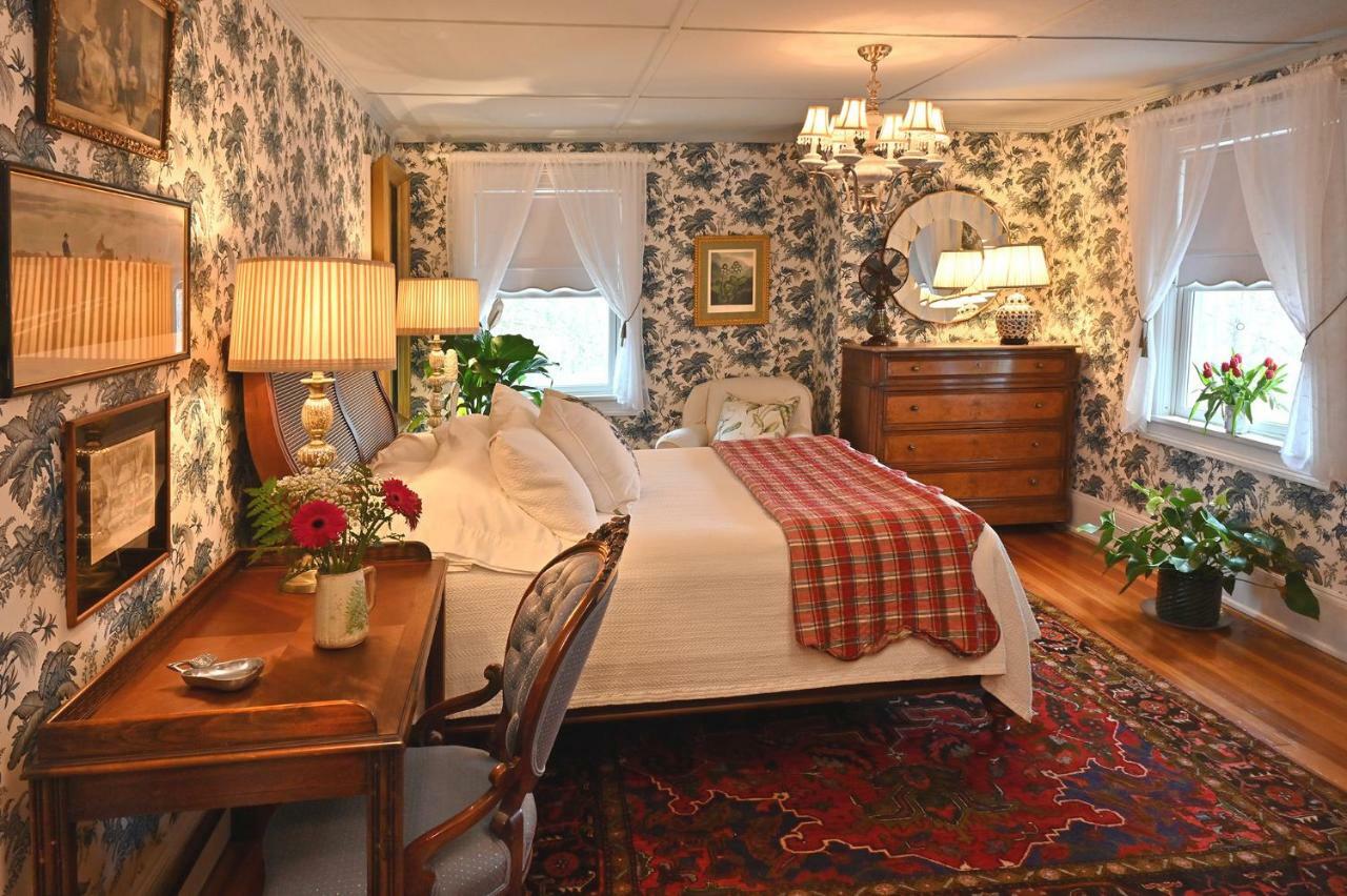 Hilltop House Bed & Breakfast Amenia Buitenkant foto