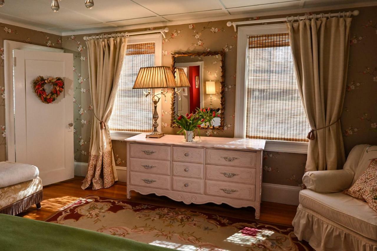 Hilltop House Bed & Breakfast Amenia Buitenkant foto