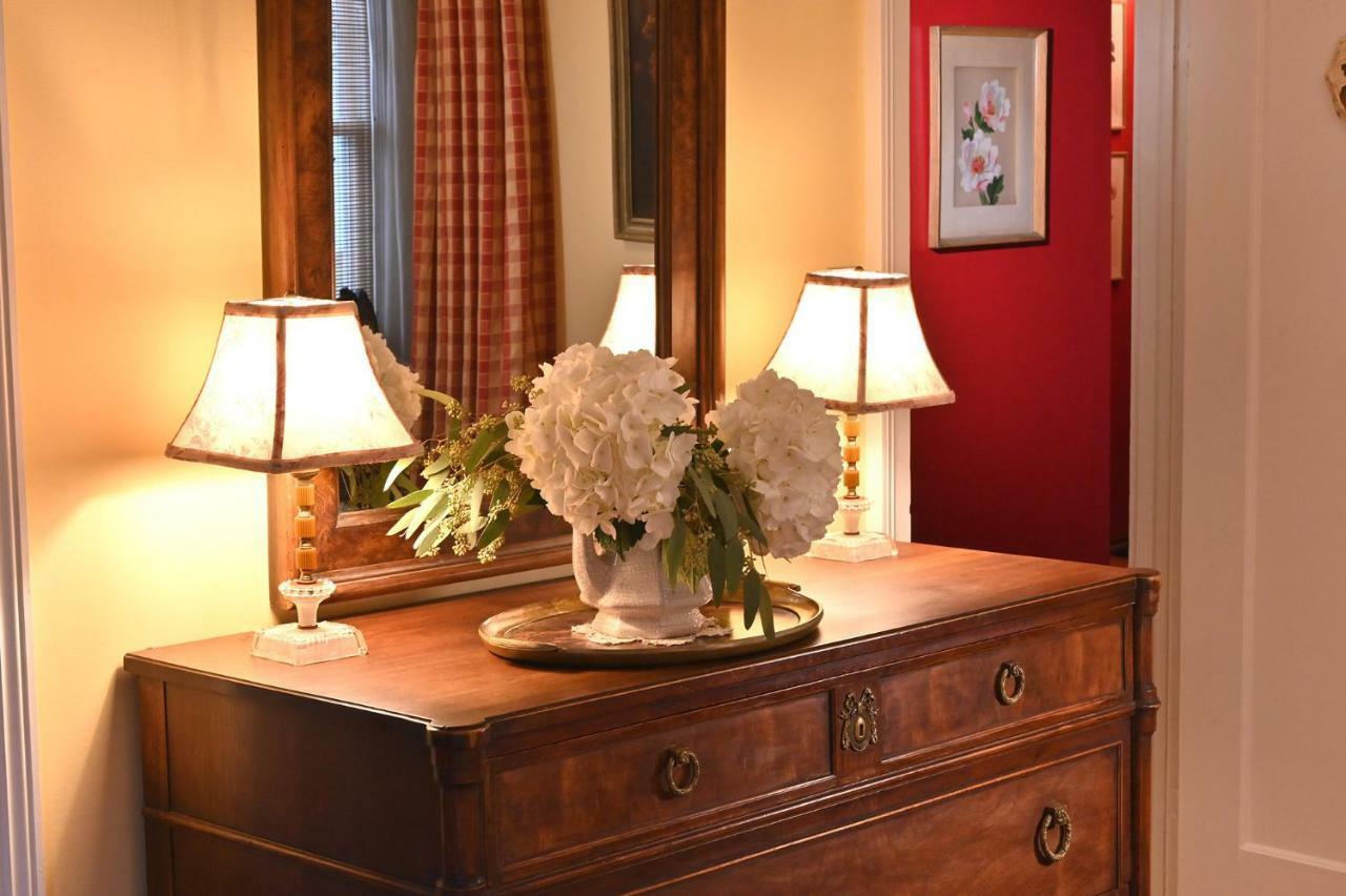 Hilltop House Bed & Breakfast Amenia Buitenkant foto